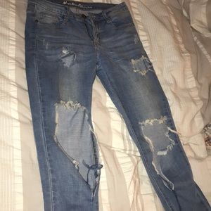 Light wash low cut jeans